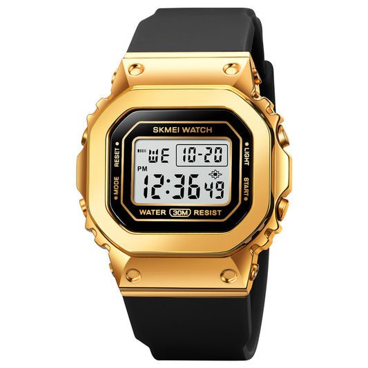 Skmei 1796 is a casual and sporty watch designed specifically for men and women.