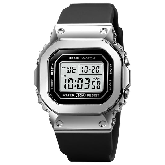 Skmei 1796 is a casual and sporty watch designed specifically for men and women.