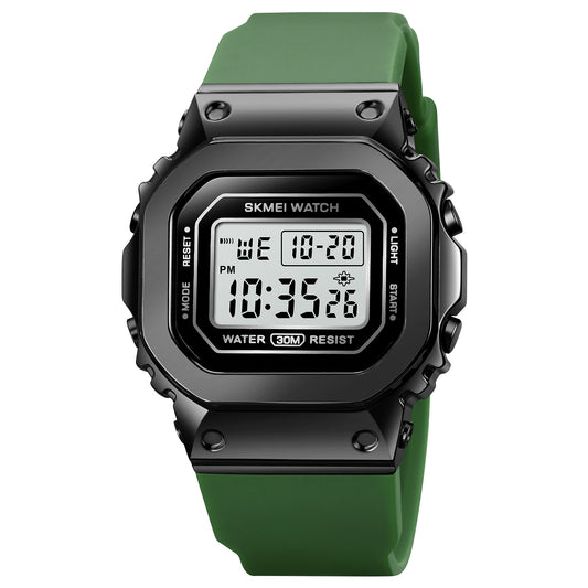 Skmei 1796 is a casual and sporty watch designed specifically for men and women.