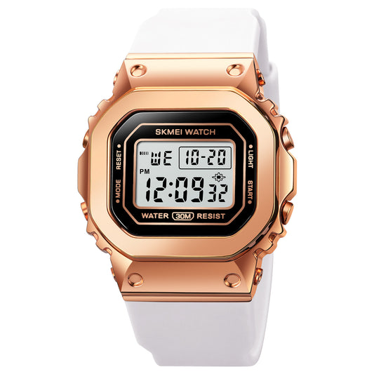 Skmei 1796 is a casual and sporty watch designed specifically for men and women.